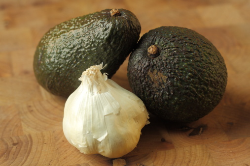 avocado-garlic136908939.jpg