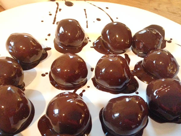 Choc PB Balls Covered